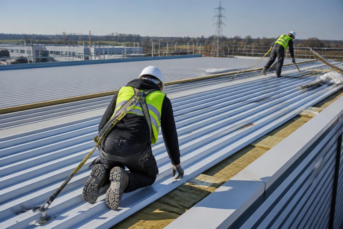 Plaatsen van een nieuw dak door GMN BOUW BV